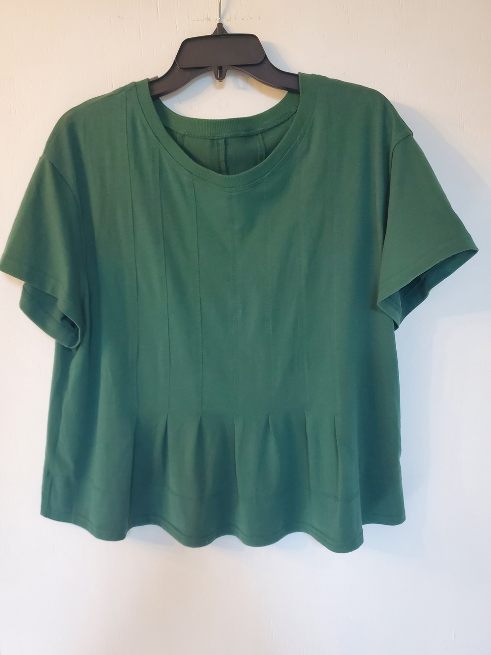 Women's Dark Green Short-Sleeve Pleated Tee